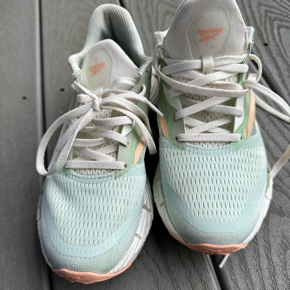 Reebok Floatzig 1 EUC - Picture 3 of 7